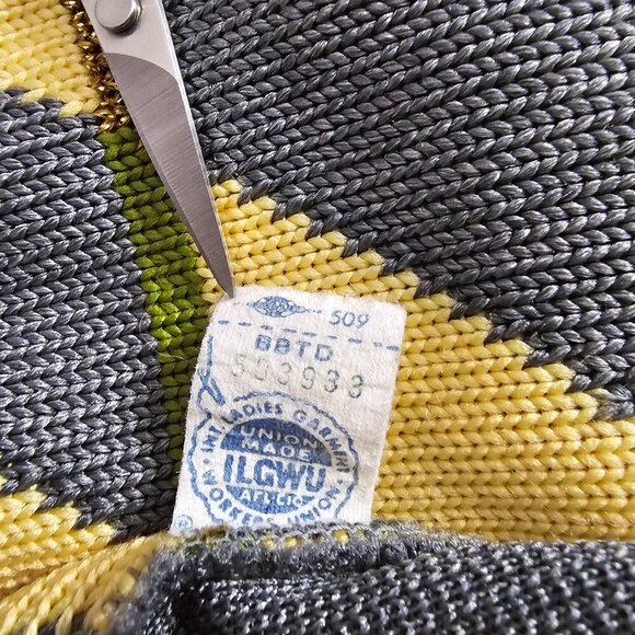 Vintage Retro Pattern Open Front Knit Gray And Yellow Metallic Cardigan Sweater - Picture 5 of 5